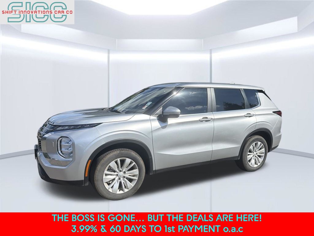 Silver 2025 Mitsubishi Outlander SUV / Crossover Front-Wheel Drive Continuously Variable Transmission