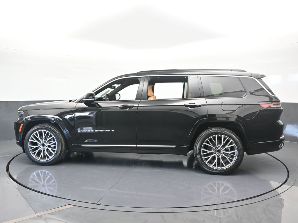 New 2025 Diamond Black Crystal Pearlcoat Jeep Summit image 3