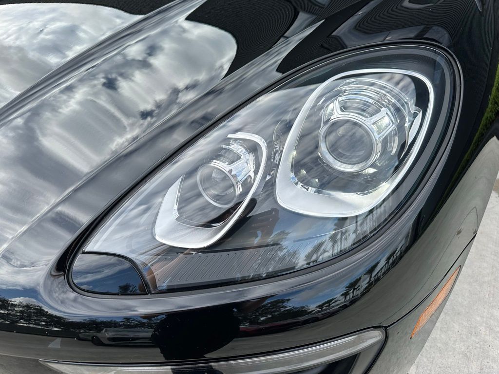 Thumbnail: 2016 Porsche Macan - 13