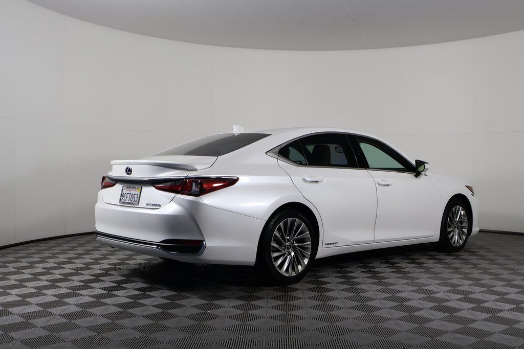 Thumbnail: 2022 Lexus ES - 4