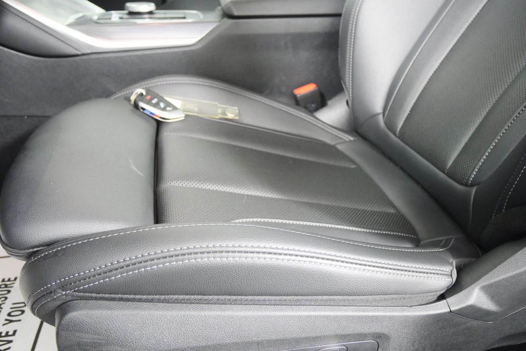 Thumbnail: 2026 BMW 4 Series - 9