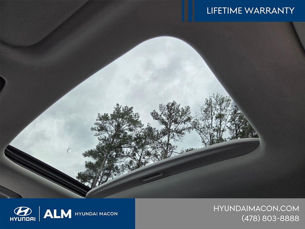 New 2026 White Hyundai SEL Premium image 20