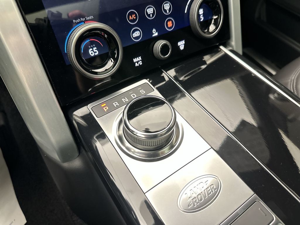 Thumbnail: 2019 Land Rover Range Rover - 17