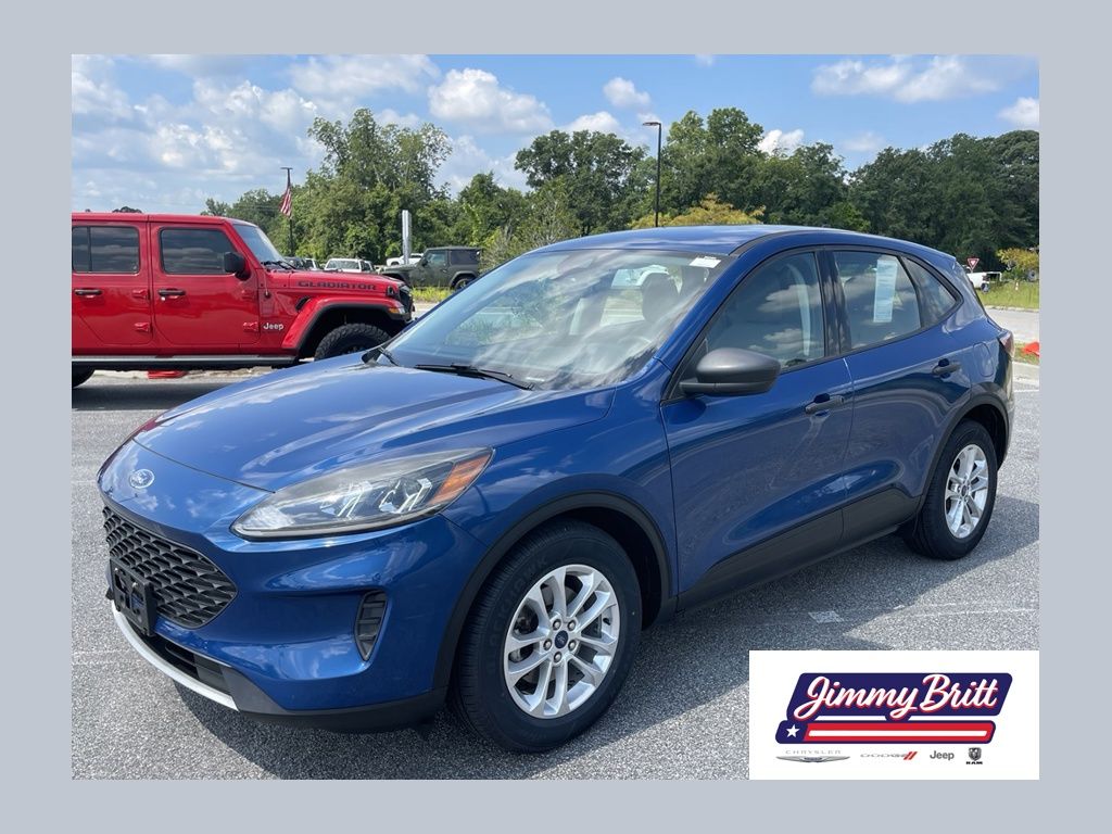  2022 Ford Escape S FWD   