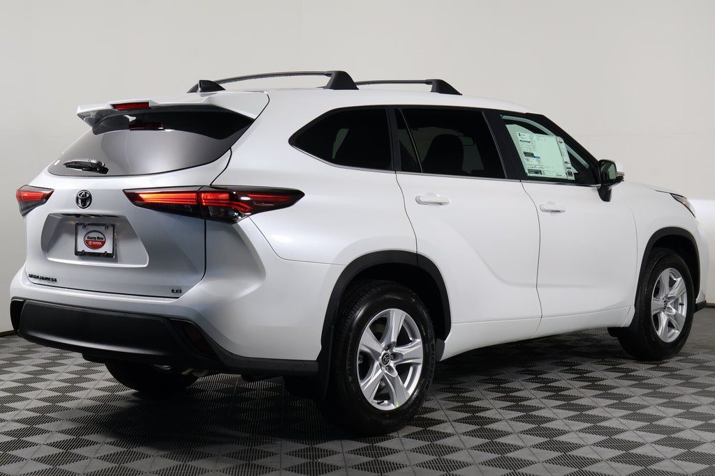 Thumbnail: 2025 Toyota Highlander - 2