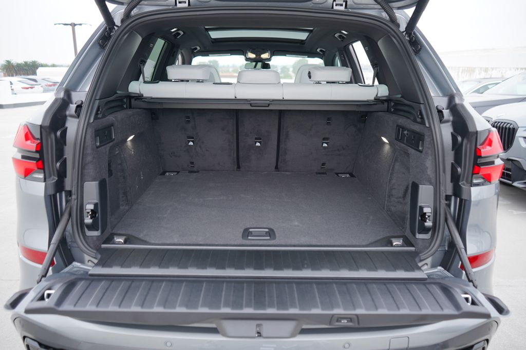 Thumbnail: 2026 BMW X5 - 20