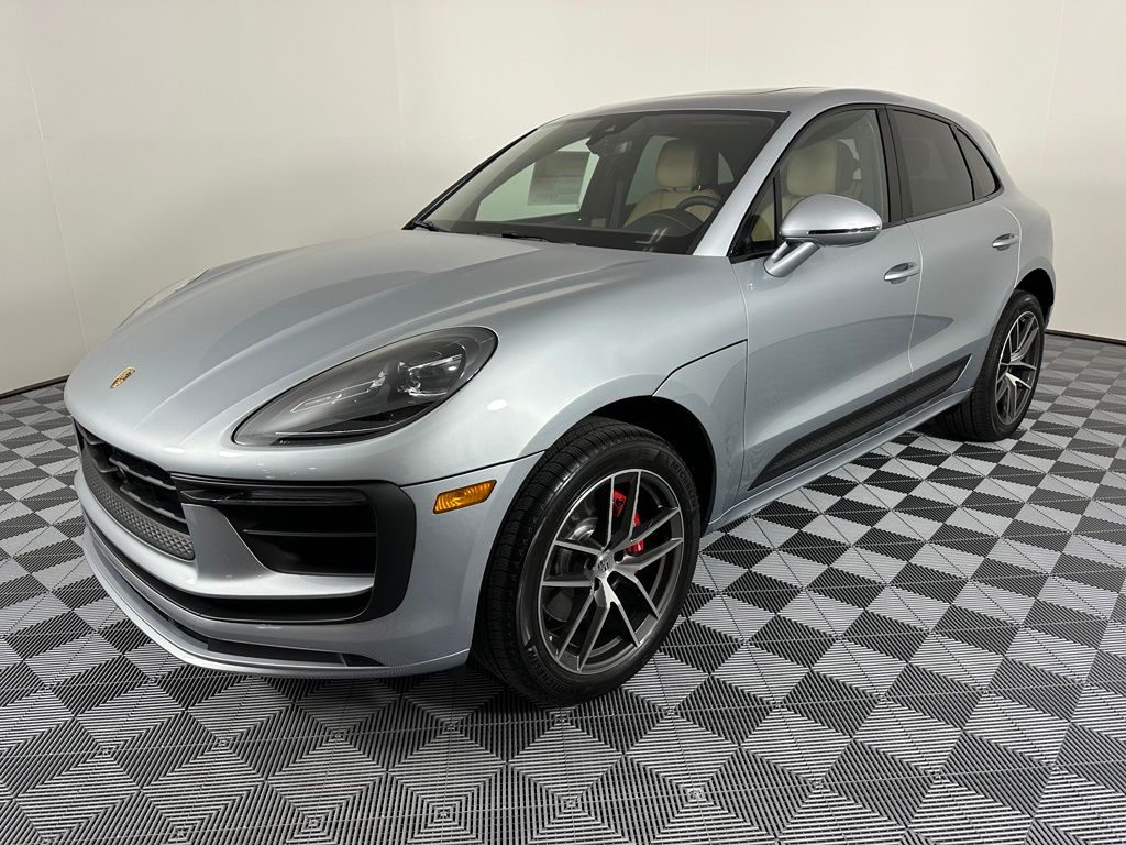 Thumbnail: 2026 Porsche Macan - 7
