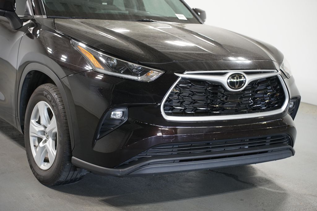 Thumbnail: 2021 Toyota Highlander - 4