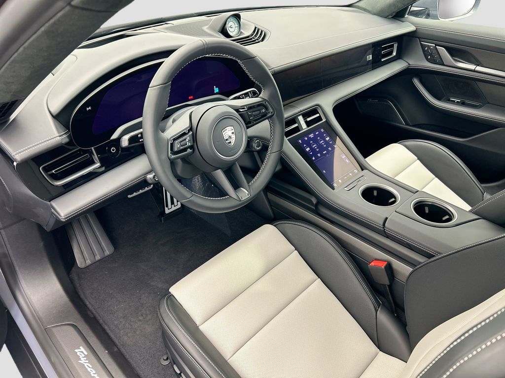 Thumbnail: 2026 Porsche Taycan - 4