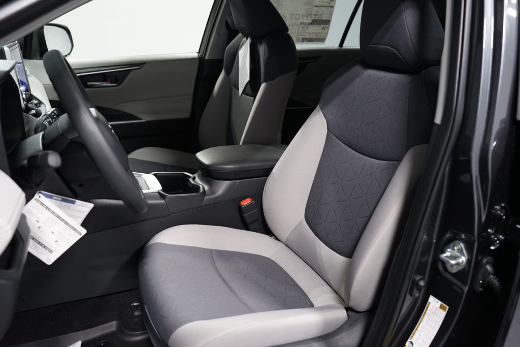 Thumbnail: 2025 Toyota RAV4 - 27