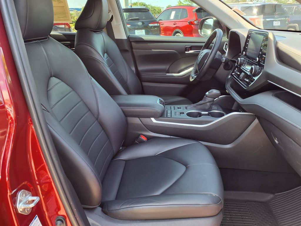 Used 2020 Toyota Highlander SUV