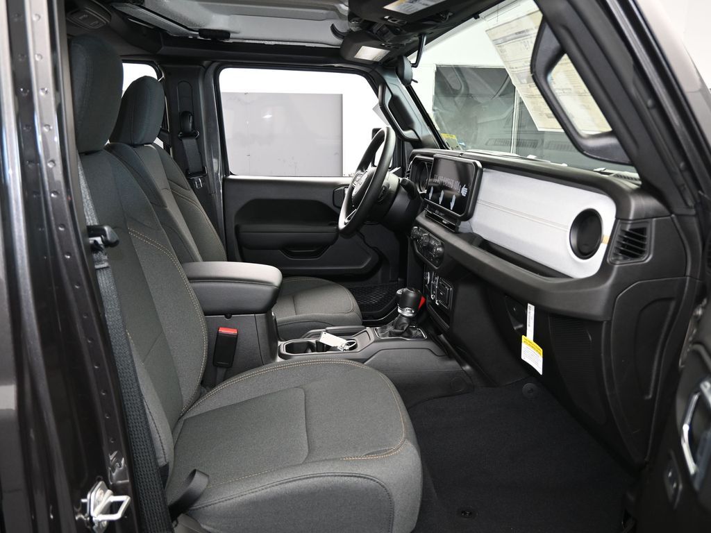 New 2026 Granite Crystal Metallic Clearcoat Jeep Sport image 36