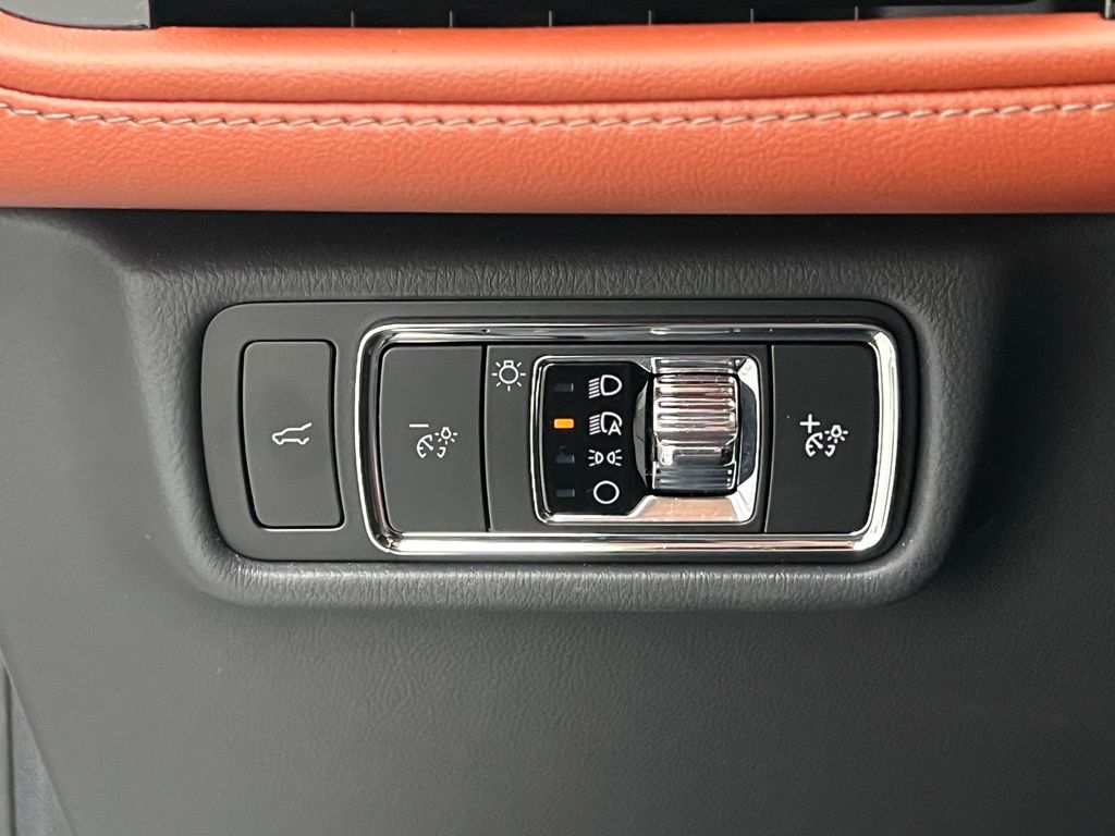 Thumbnail: 2025 Lincoln Aviator - 22