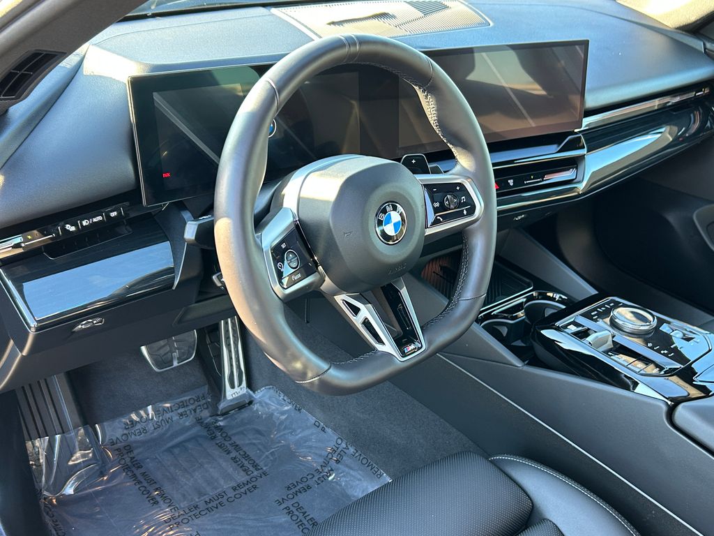 Thumbnail: 2025 BMW 5 Series - 13