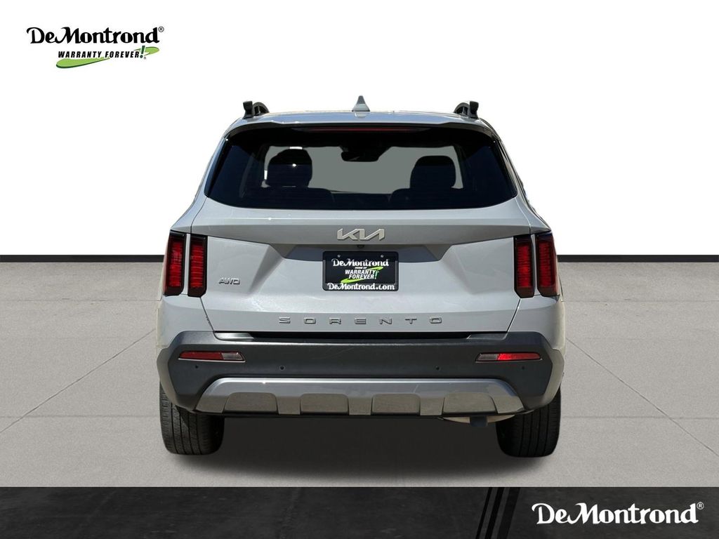 Used 2022 Wolf Gray Kia X-Line EX image 6