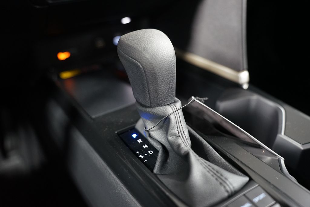 2025 Toyota Camry LE 22