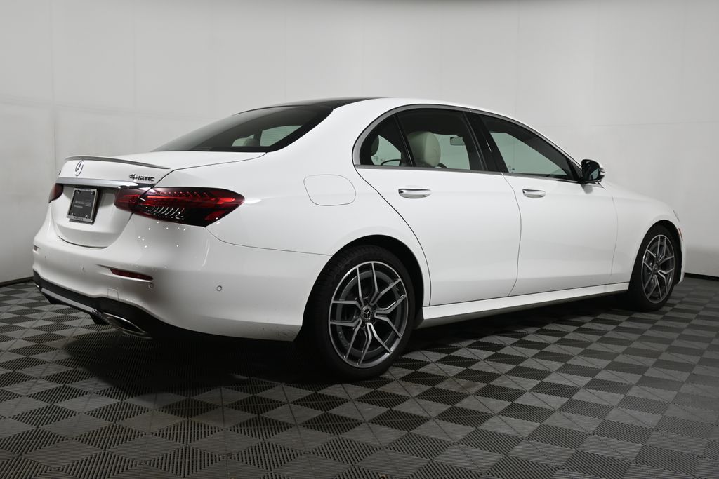 Thumbnail: 2023 Mercedes-Benz E-Class - 10