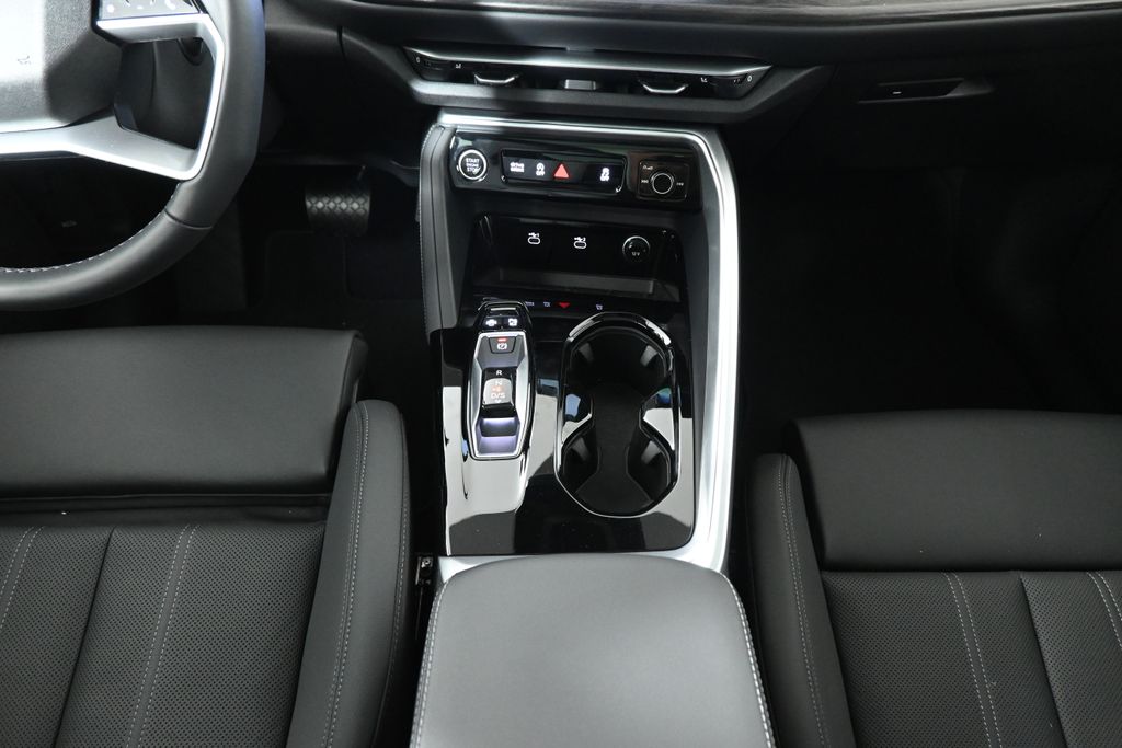 Thumbnail: 2025 Audi Q5 - 19