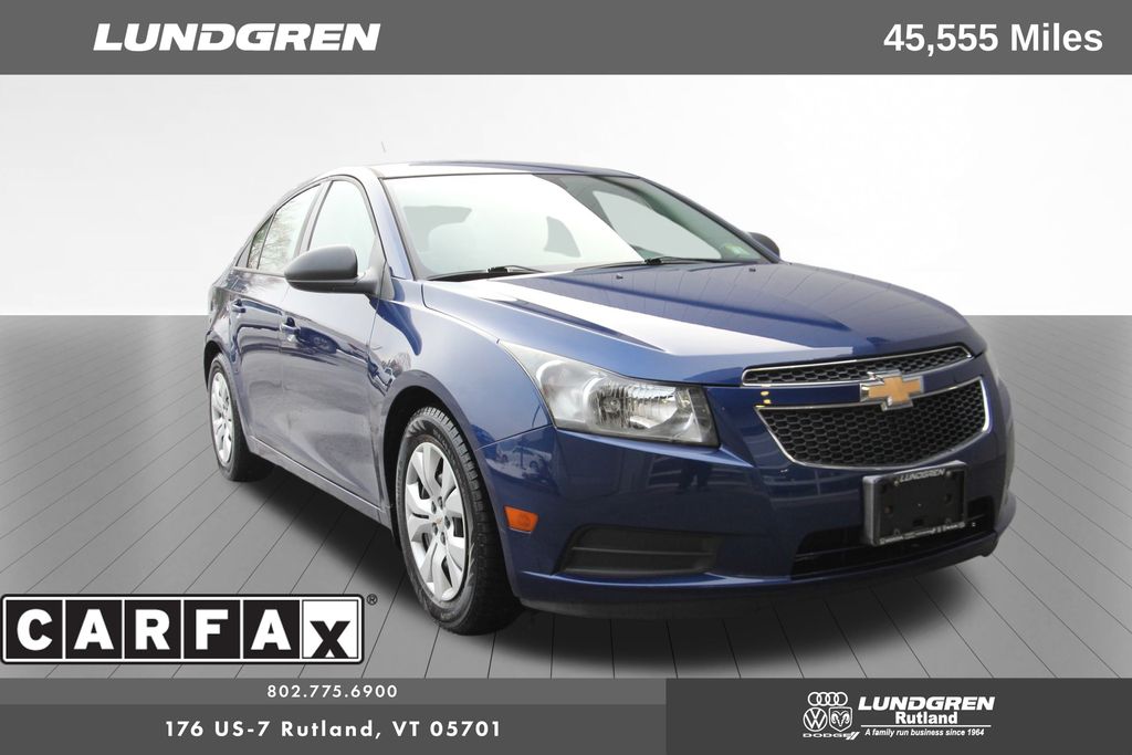 2013 Chevrolet Cruze LS's photo