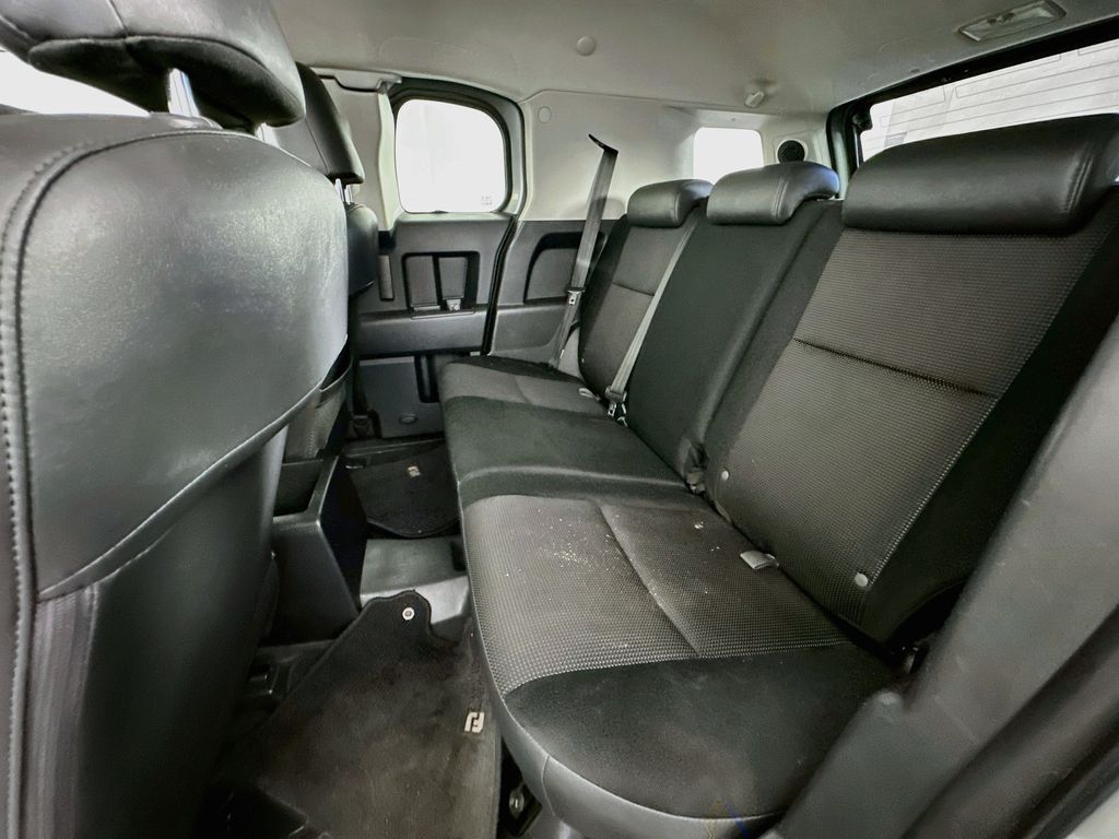Thumbnail: 2010 Toyota FJ Cruiser - 23