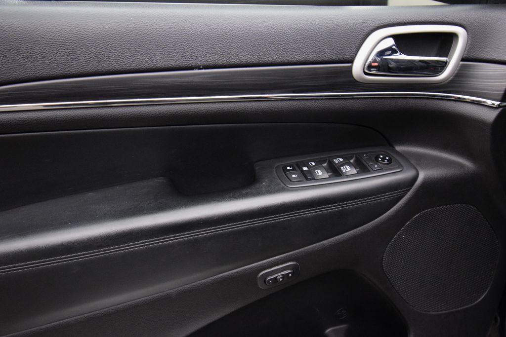 used 2021 Jeep Grand Cherokee car, priced at $22,000