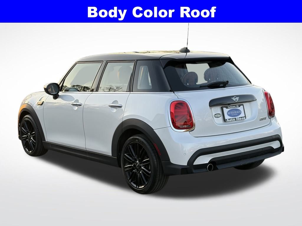View vehicle photo 5