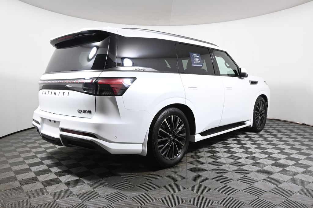 Thumbnail: 2026 INFINITI QX80 - 7