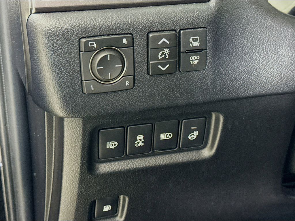 Thumbnail: 2023 Lexus GX - 10