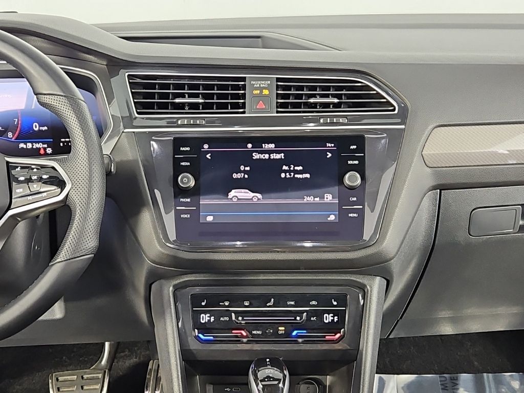 Thumbnail: 2023 Volkswagen Tiguan - 26
