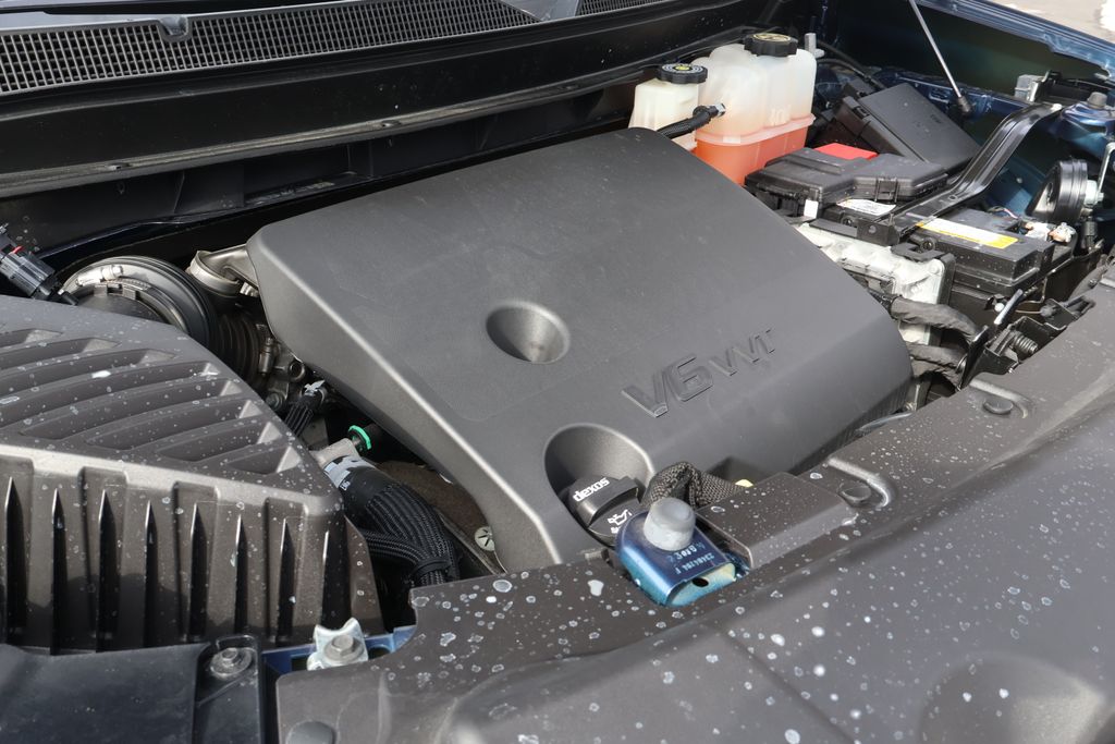 Thumbnail: 2023 Chevrolet Traverse - 16