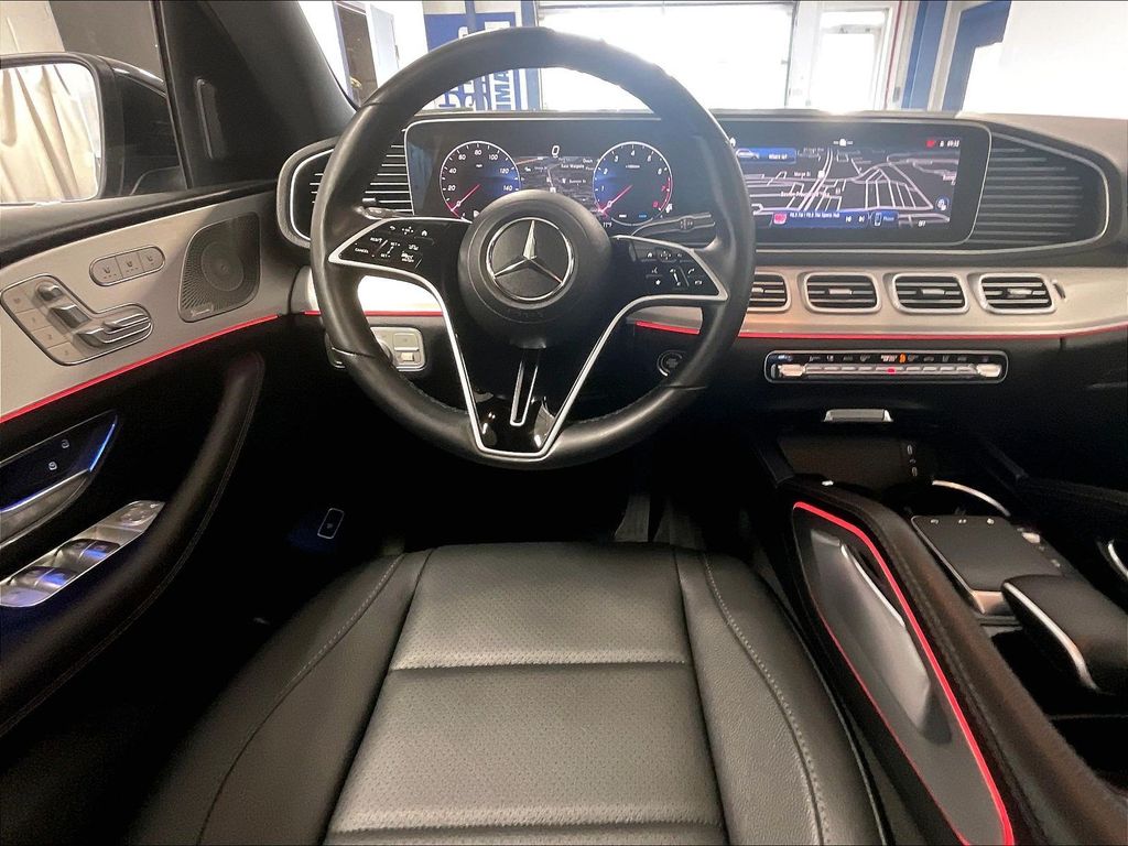2025 Mercedes-Benz GLE — photo 17