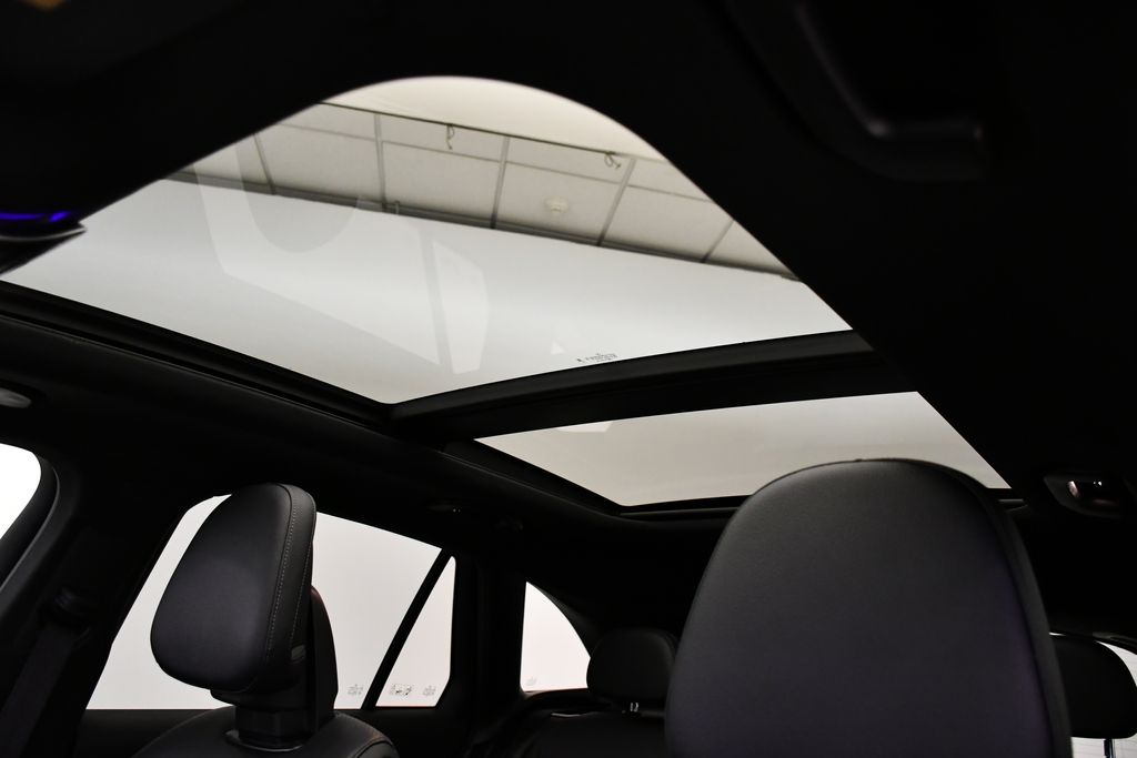 Thumbnail: 2024 Mercedes-Benz GLC - 17