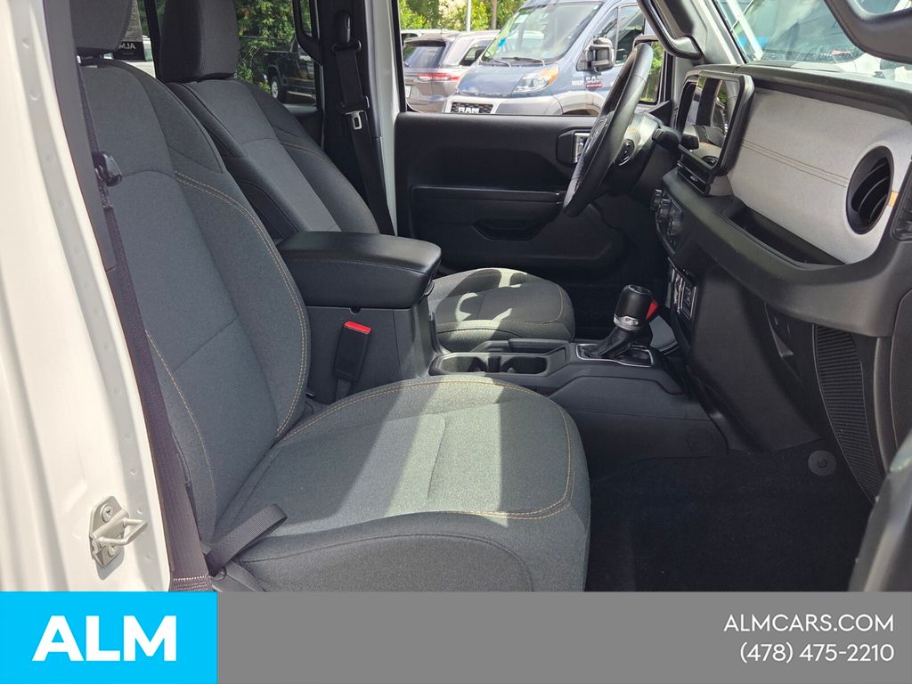 Used 2024 White Jeep Sport S 4xe image 19