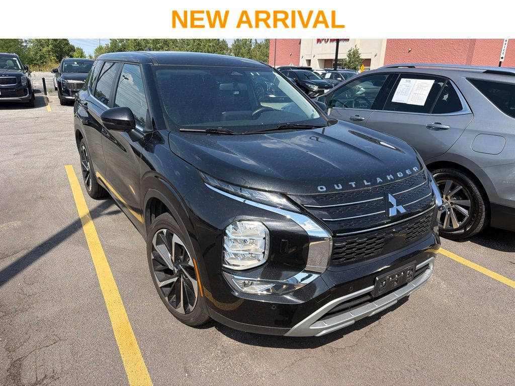 Black 2024 Mitsubishi Outlander SUV / Crossover All-Wheel Drive Continuously Variable Transmission