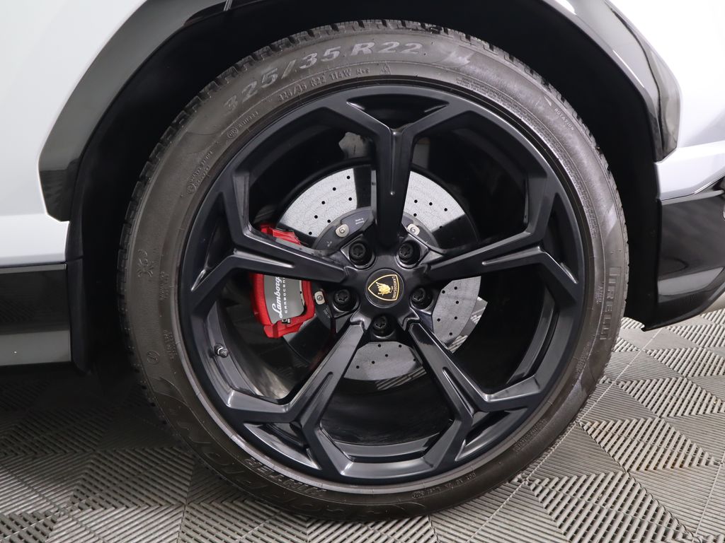 Thumbnail: 2022 Lamborghini Urus - 32
