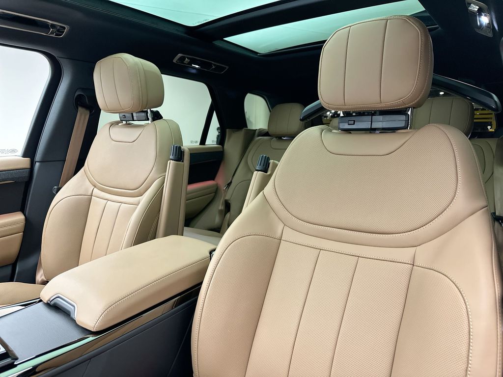Thumbnail: 2026 Land Rover Range Rover Sport - 10