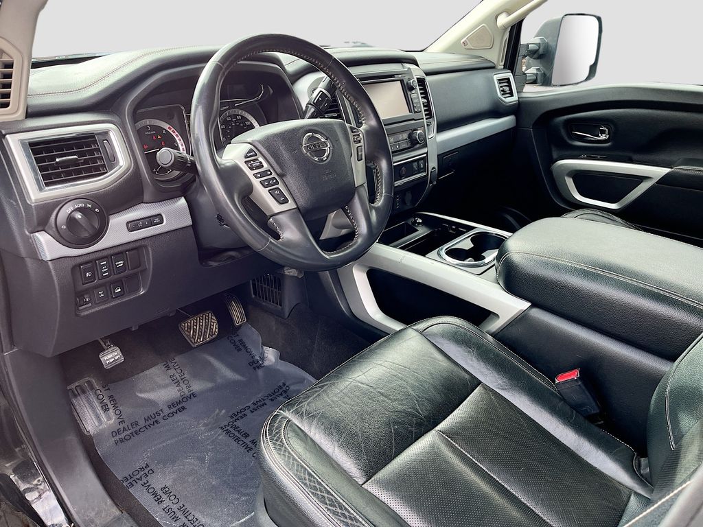 Used 2018 Magnetic Black Nissan PRO-4X image 9