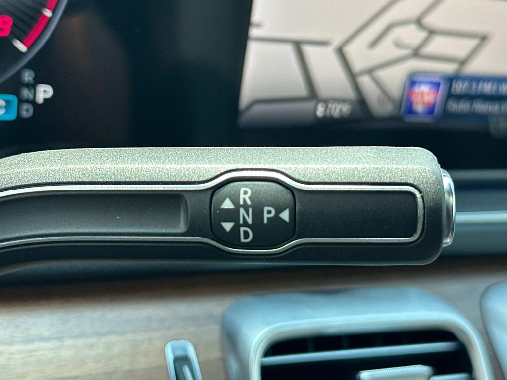 Thumbnail: 2025 Mercedes-Benz GLS - 18