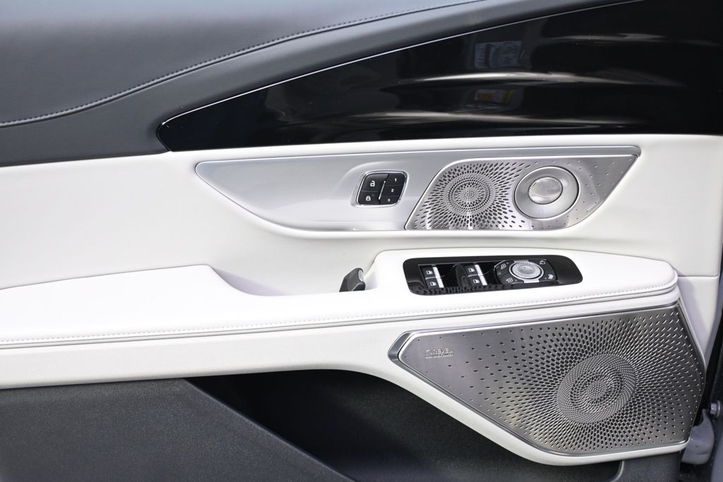 New 2026 Gray Lincoln Reserve image 22