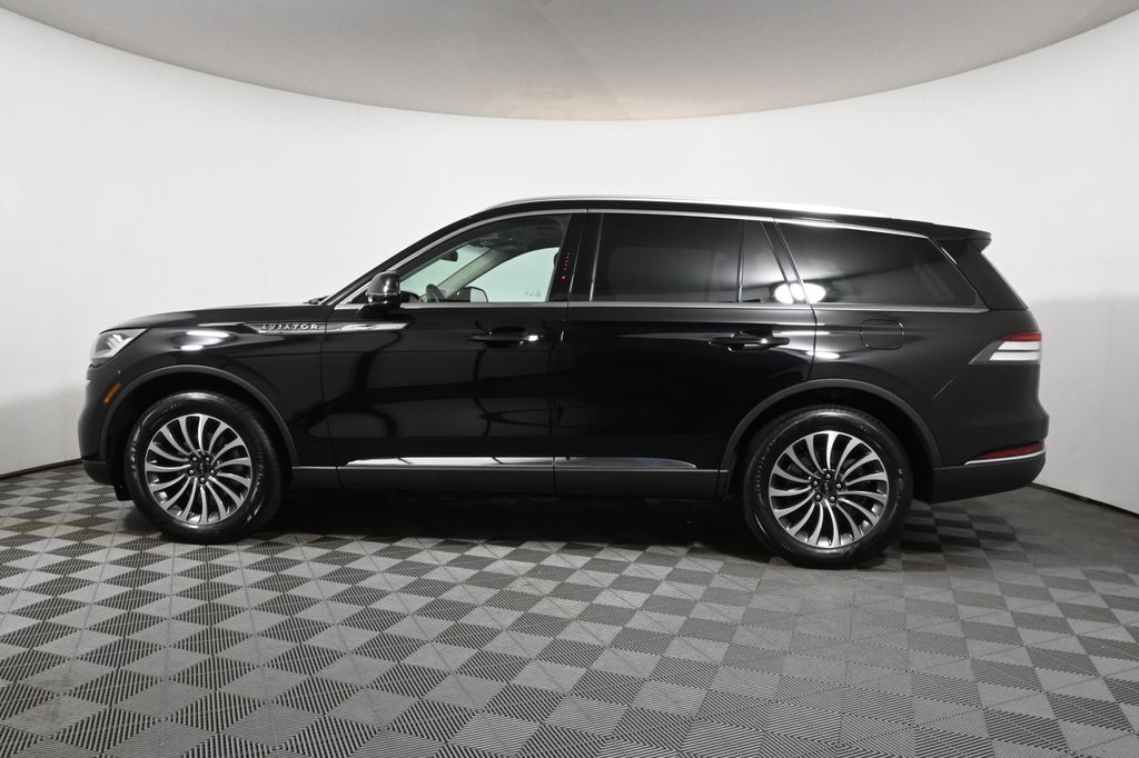 Thumbnail: 2022 Lincoln Aviator - 2