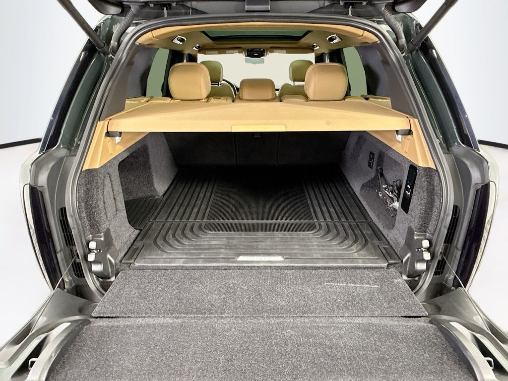 Thumbnail: 2023 Land Rover Range Rover - 29
