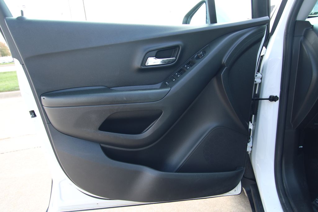 Used 2022 Chevrolet Trax SUV