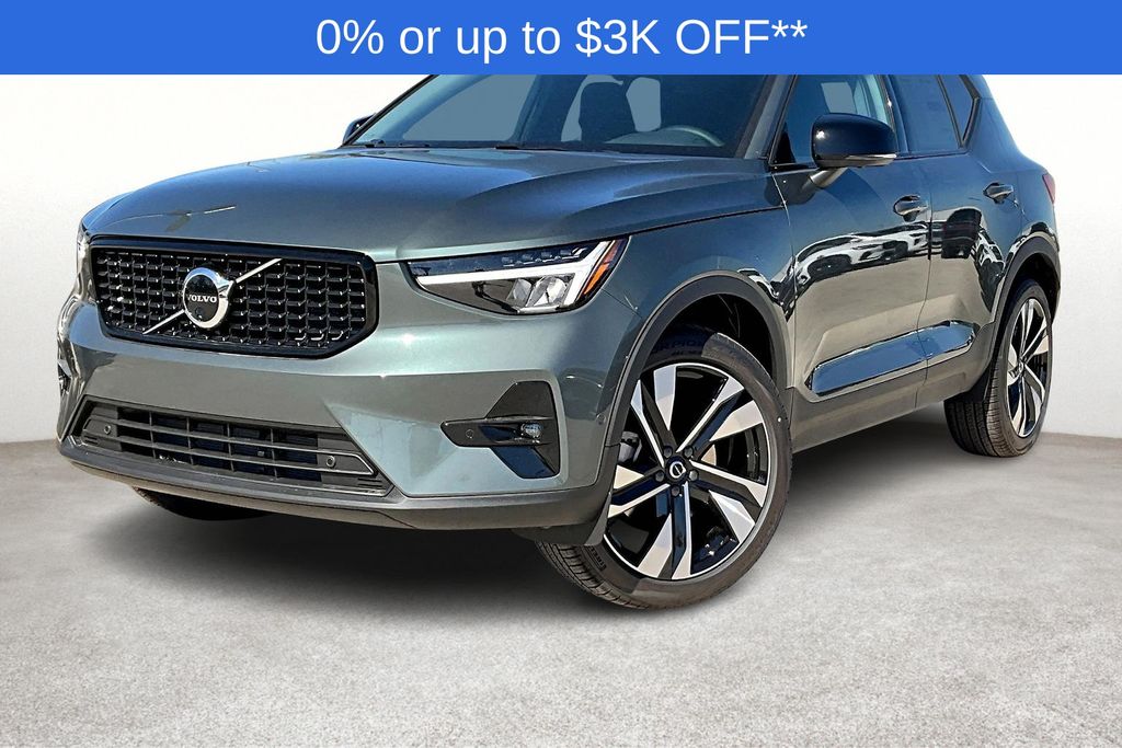 2026 Volvo XC40 B4 Plus FWD