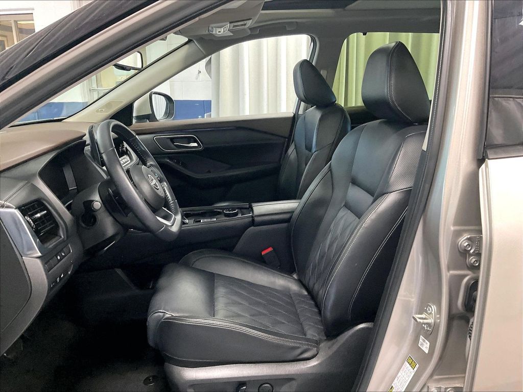 2023 Nissan Rogue — photo 10