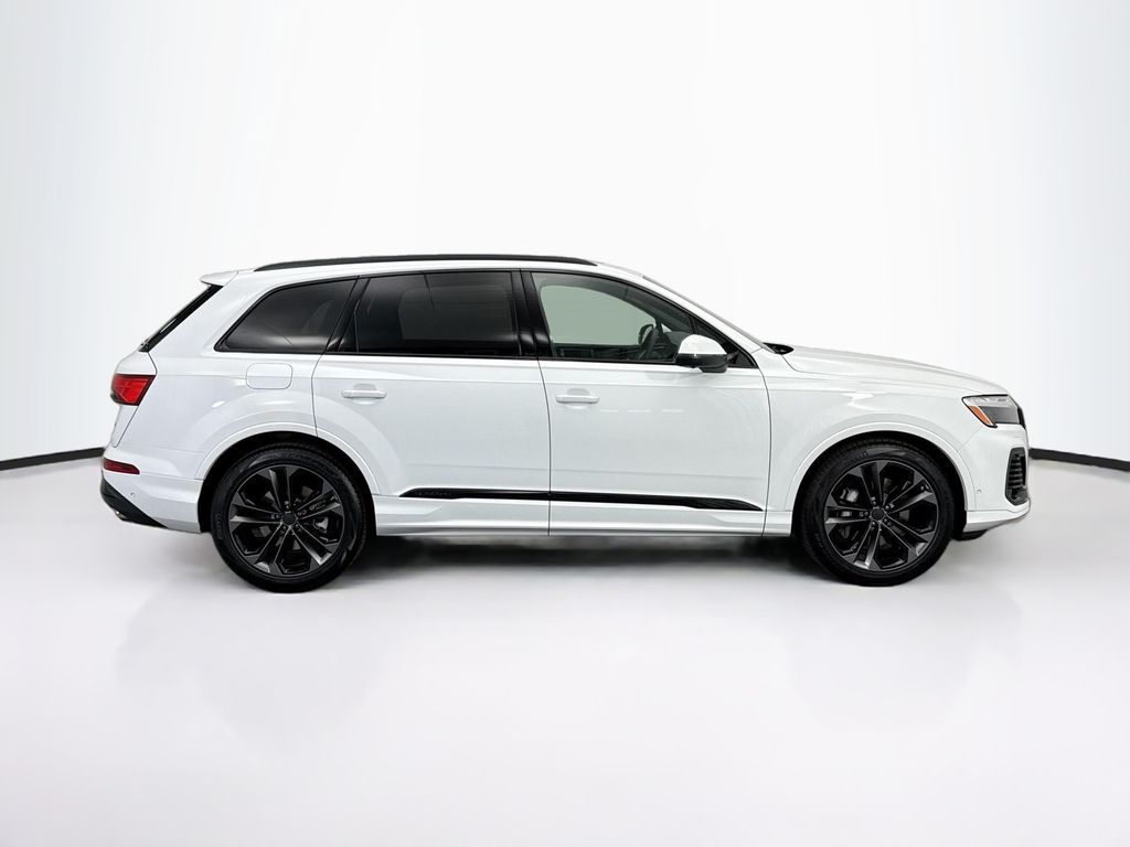 Thumbnail: 2026 Audi Q7 - 4