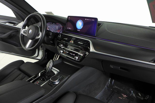 2022 BMW 5 Series 530i 13