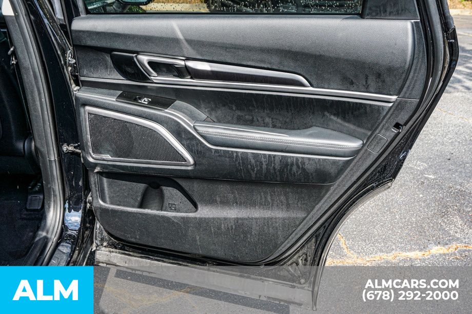 Used 2025 Black Kia S image 57