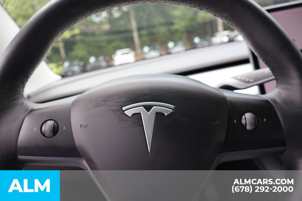 Used 2022 White Tesla Base image 31