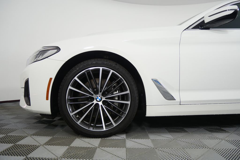 Thumbnail: 2023 BMW 5 Series - 7