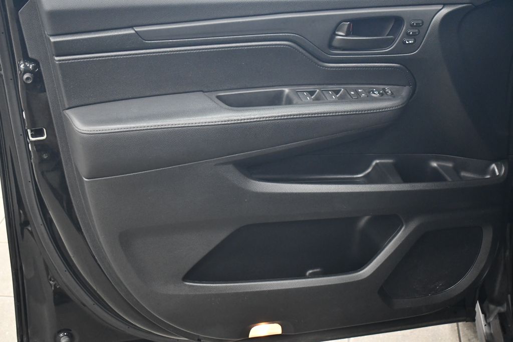 Thumbnail: 2023 Honda Odyssey - 16